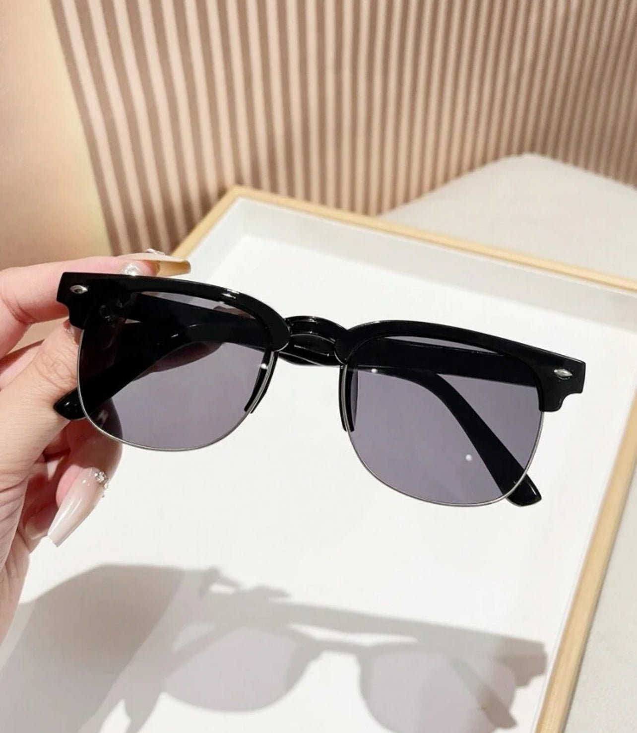 Casual fashion sunglasses