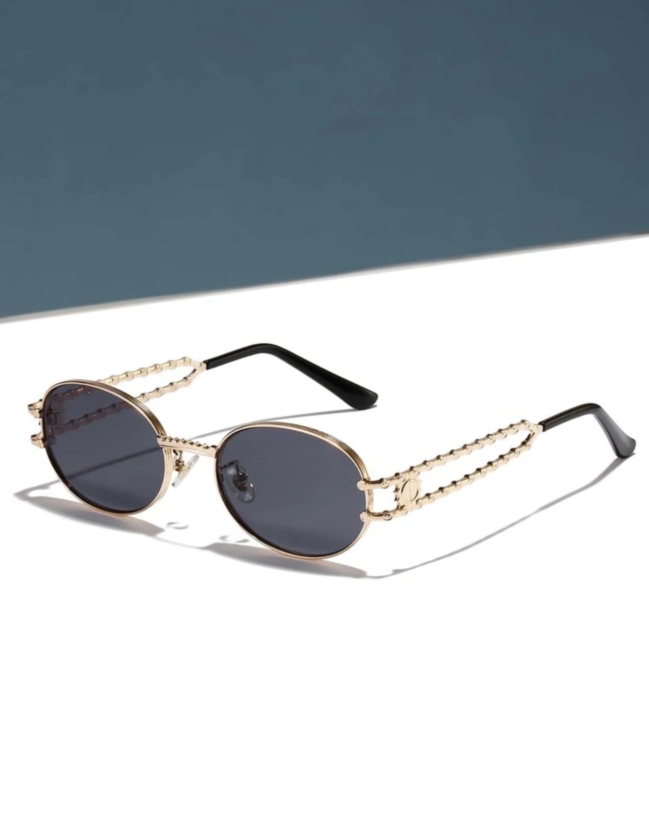 Casual fashion sunglasses